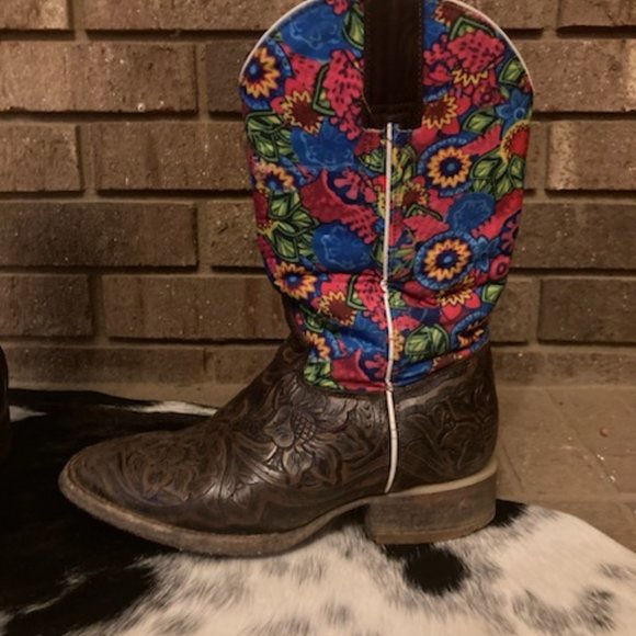 Floral Tooled Cowgirl Boots - Picture 3 of 4